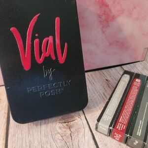 Perfectly Posh Vial Lip Set - Love The Wine You're With